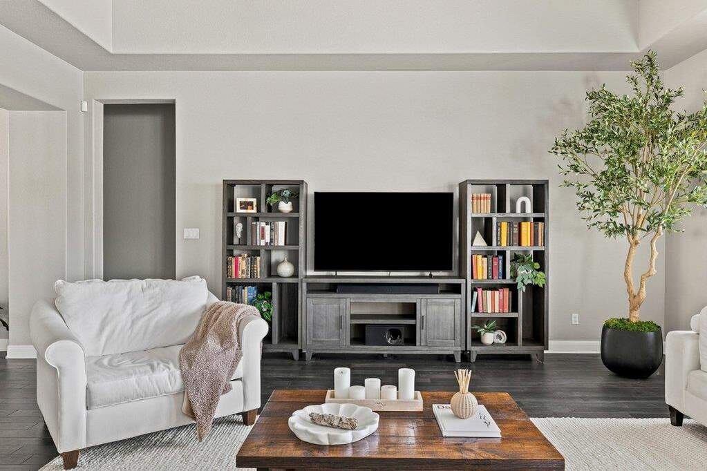 4 Bedroom Single Family Home/House's Image 13