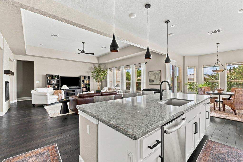 4 Bedroom Single Family Home/House's Image 20