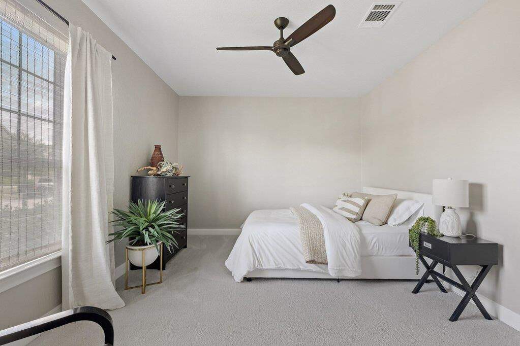 4 Bedroom Single Family Home/House's Image 32