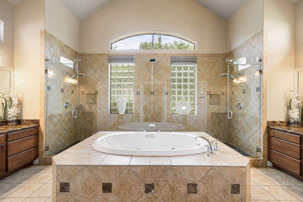 4 Bedroom Single Family Home/House's Image 14