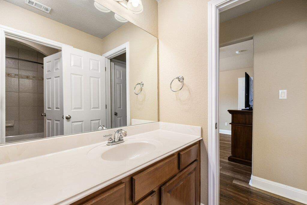 4 Bedroom Single Family Home/House's Image 19