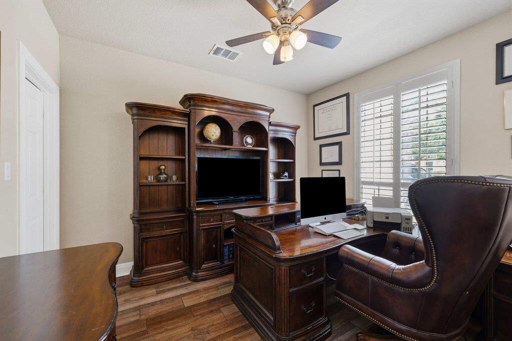 4 Bedroom Single Family Home/House's Image 25