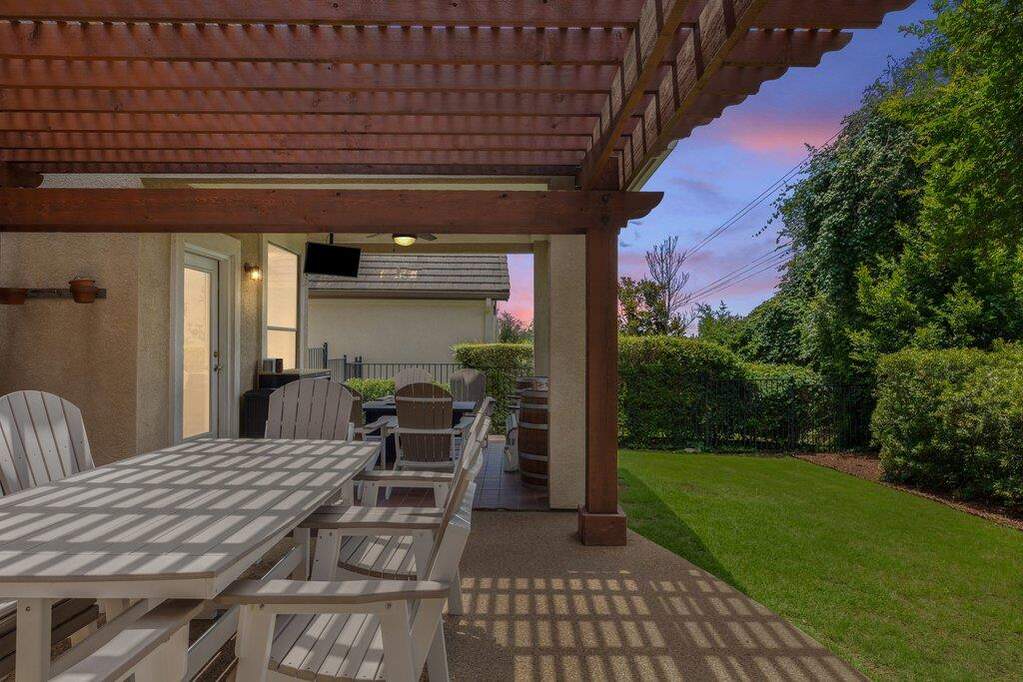 4 Bedroom Single Family Home/House's Image 27