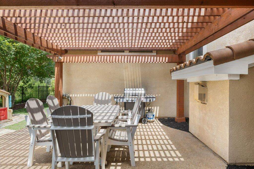 4 Bedroom Single Family Home/House's Image 29