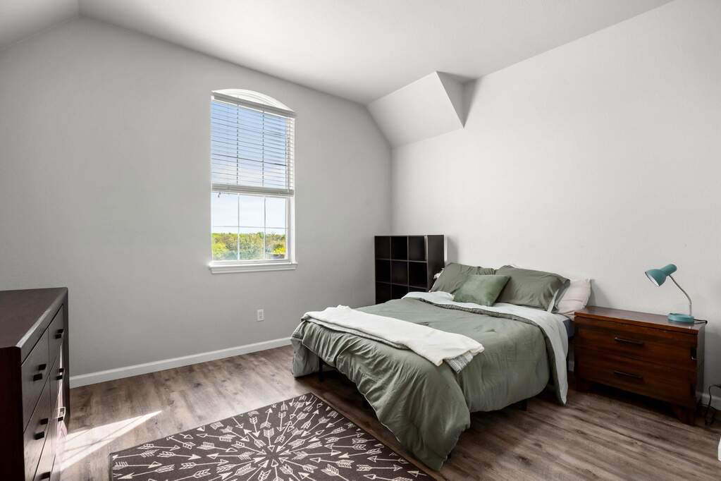 4 Bedroom Single Family Home/House's Image 19