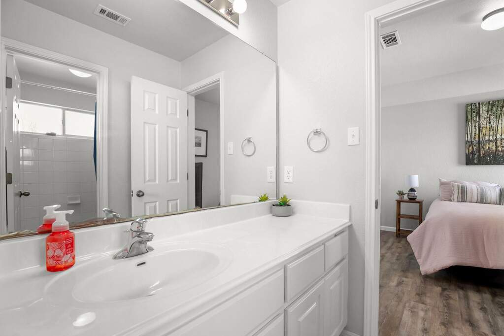 4 Bedroom Single Family Home/House's Image 22