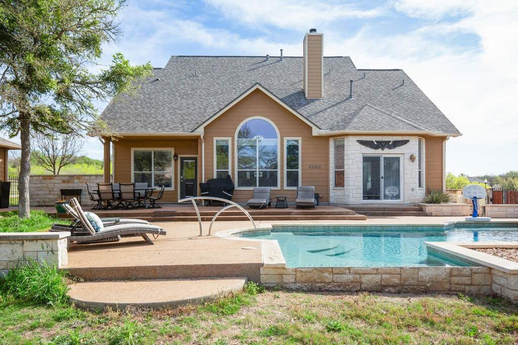 4 Bedroom Single Family Home/House's Image 28