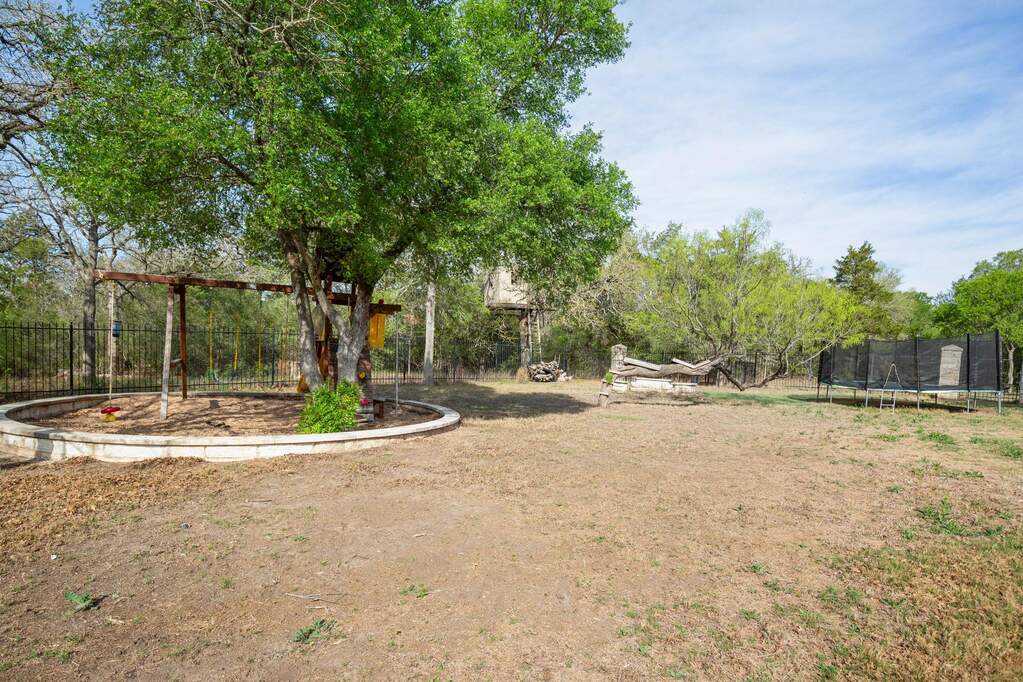 4 Bedroom Single Family Home/House's Image 29