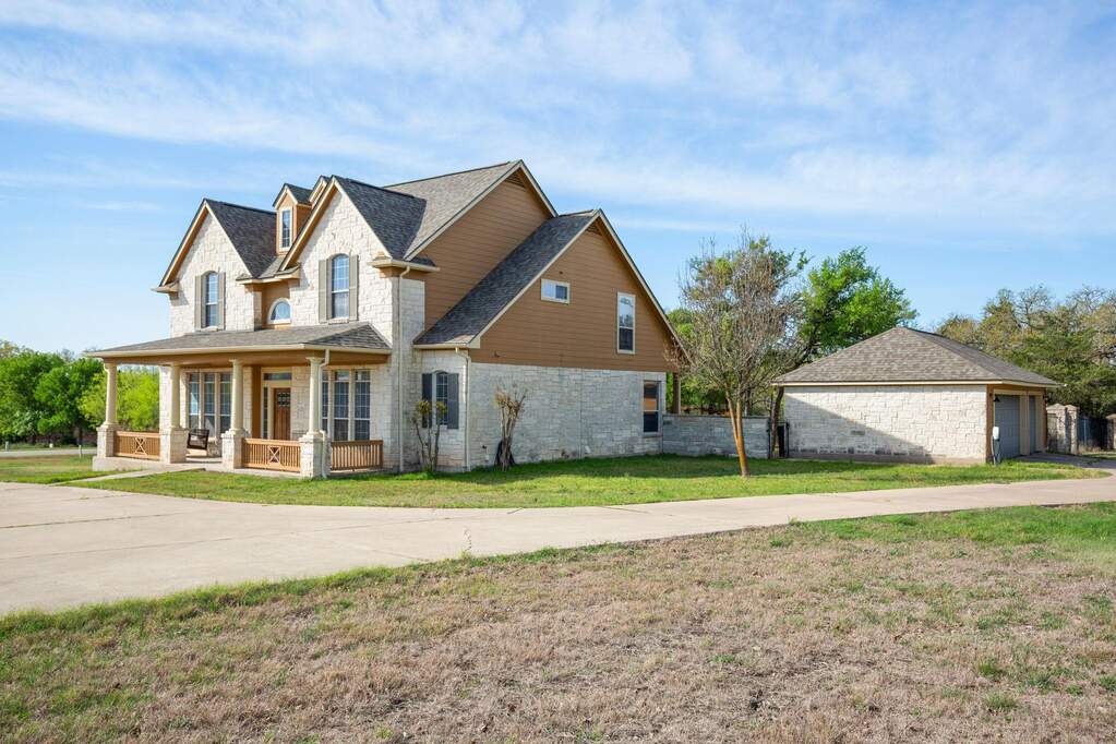4 Bedroom Single Family Home/House's Image 31