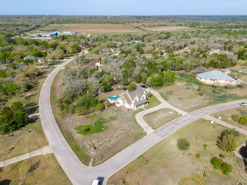 4 Bedroom Single Family Home/House's Image 32