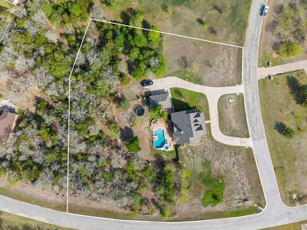4 Bedroom Single Family Home/House's Image 34