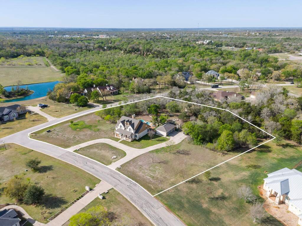 4 Bedroom Single Family Home/House's Image 36