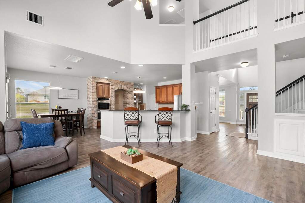 4 Bedroom Single Family Home/House's Image 4