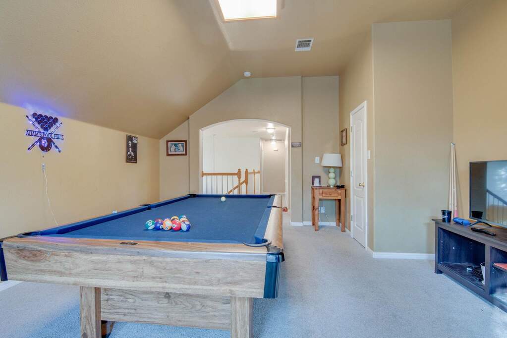 4 Bedroom Single Family Home/House's Image 7