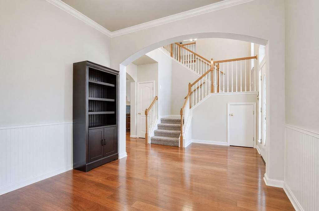 4 Bedroom Single Family Home/House's Image 4
