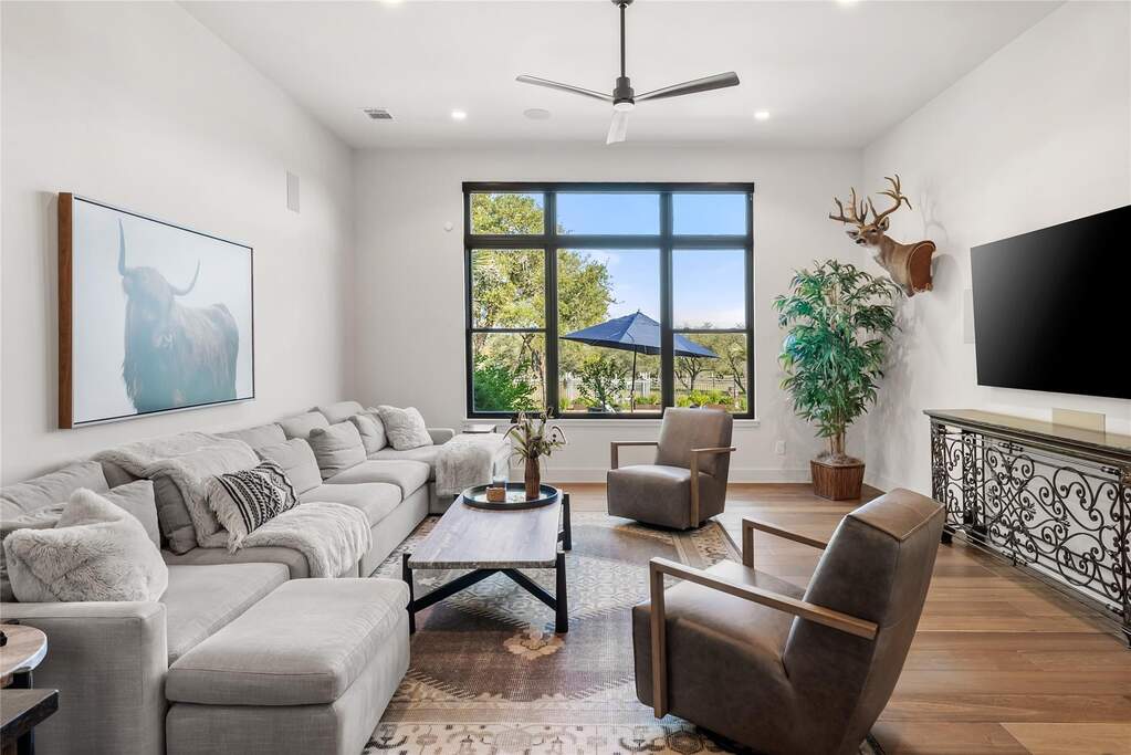 4 Bedroom Single Family Home/House's Image 11