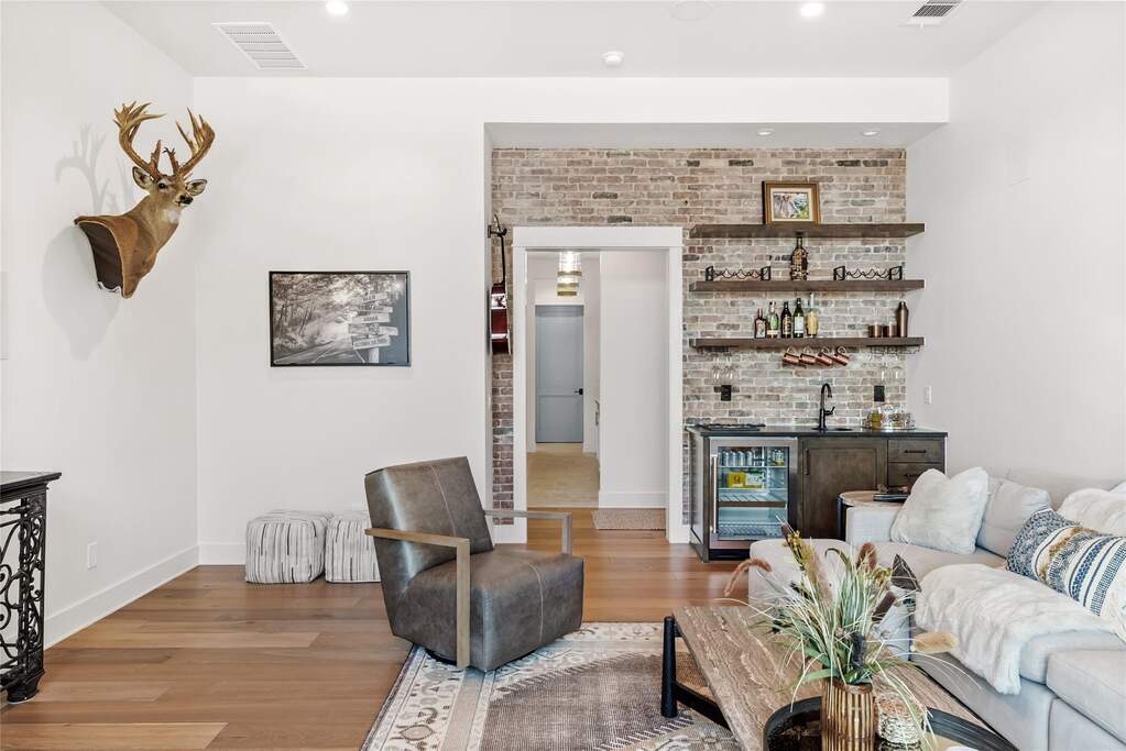 4 Bedroom Single Family Home/House's Image 12