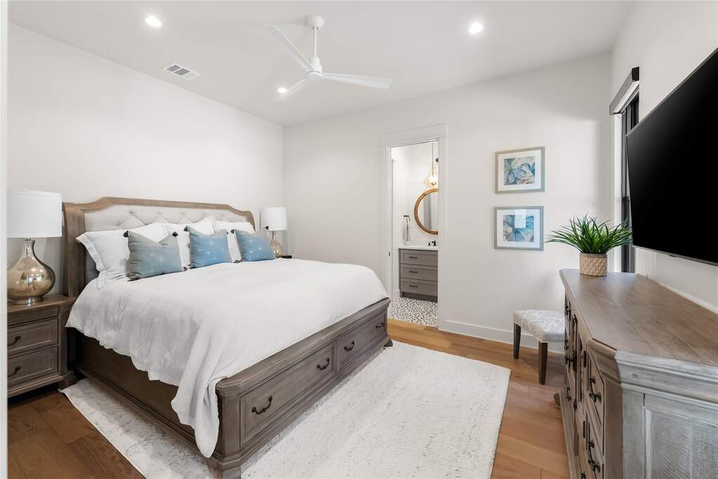 4 Bedroom Single Family Home/House's Image 16