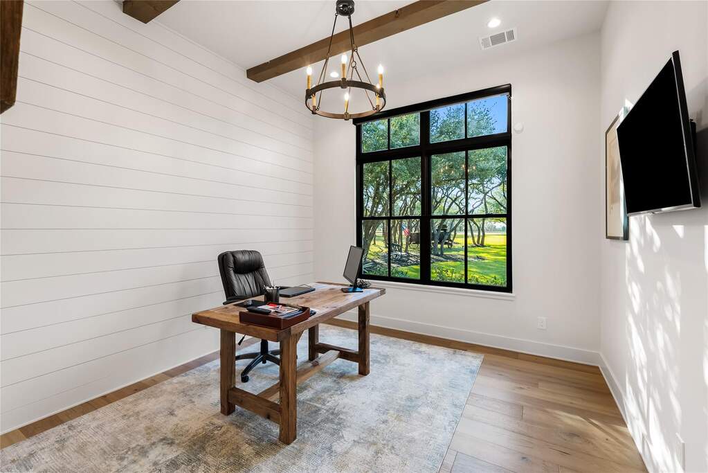 4 Bedroom Single Family Home/House's Image 17