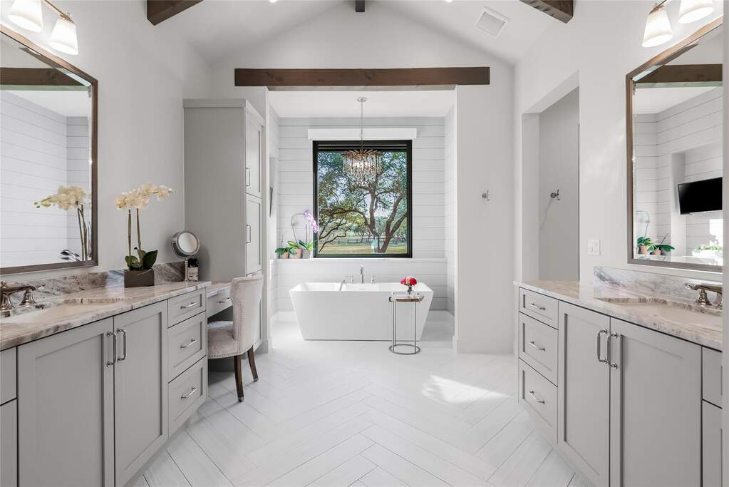 4 Bedroom Single Family Home/House's Image 20
