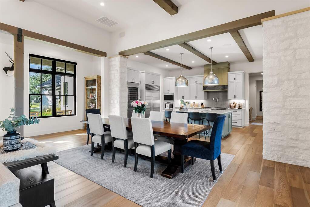 4 Bedroom Single Family Home/House's Image 3