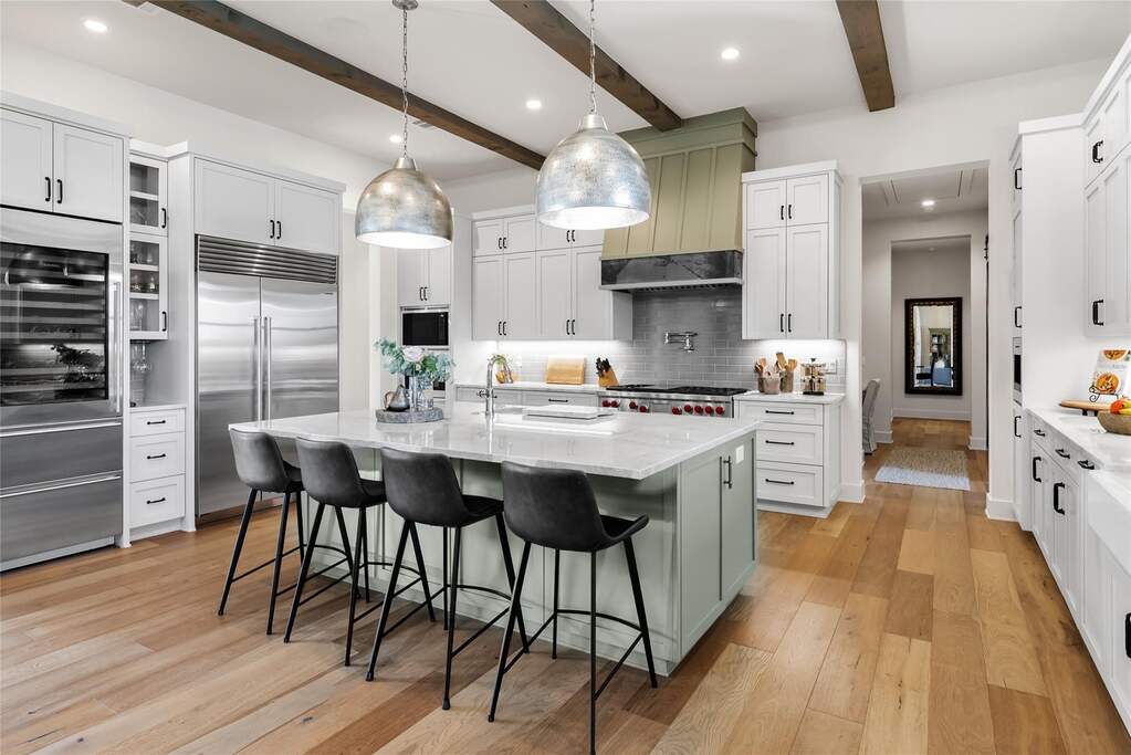 4 Bedroom Single Family Home/House's Image 6