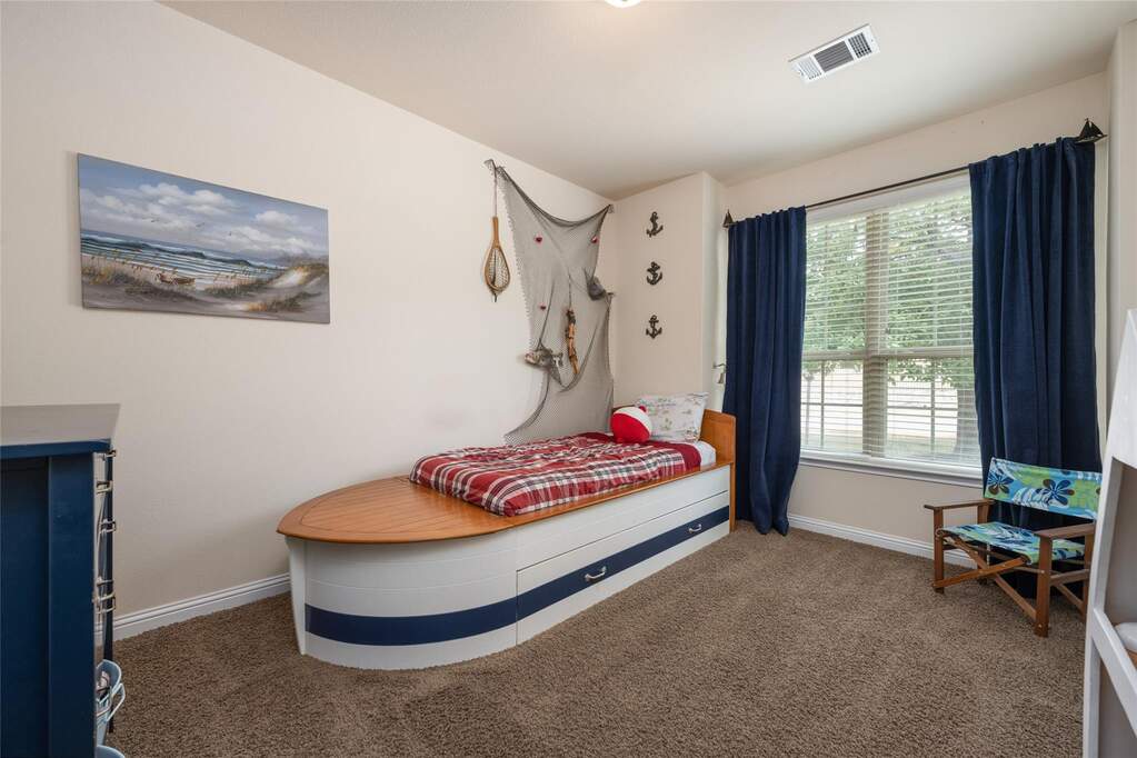 5 Bedroom Single Family Home/House's Image 18