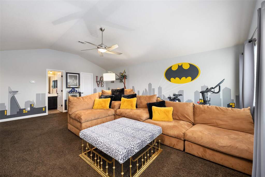 5 Bedroom Single Family Home/House's Image 23