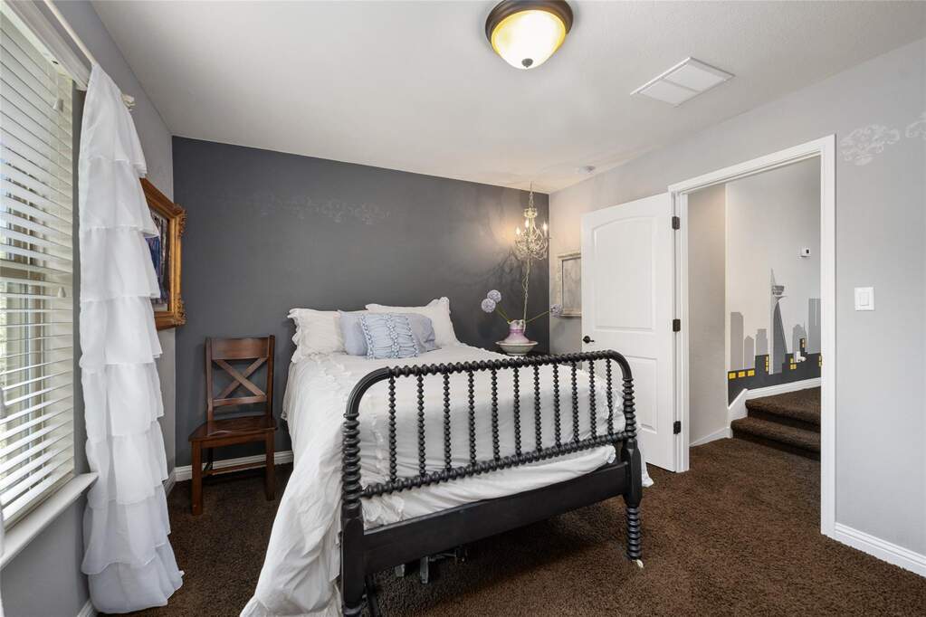 5 Bedroom Single Family Home/House's Image 24