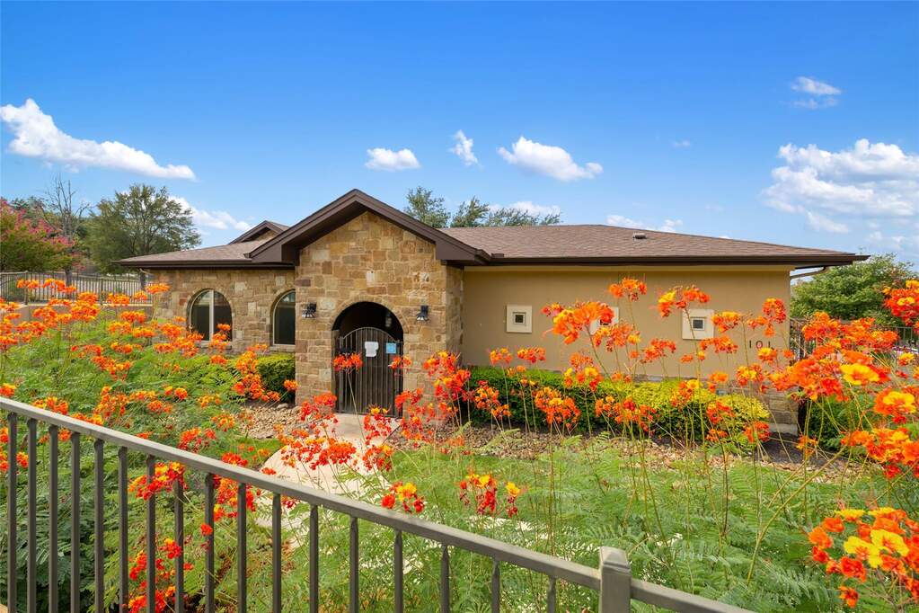 5 Bedroom Single Family Home/House's Image 29