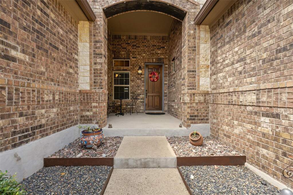 5 Bedroom Single Family Home/House's Image 33