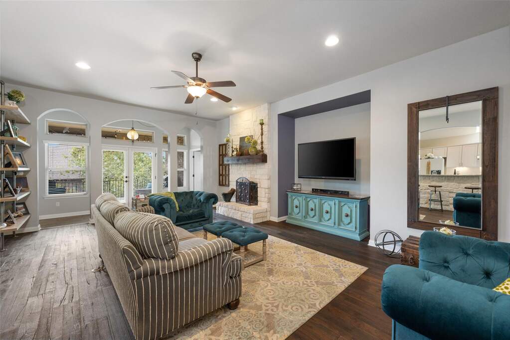 5 Bedroom Single Family Home/House's Image 6