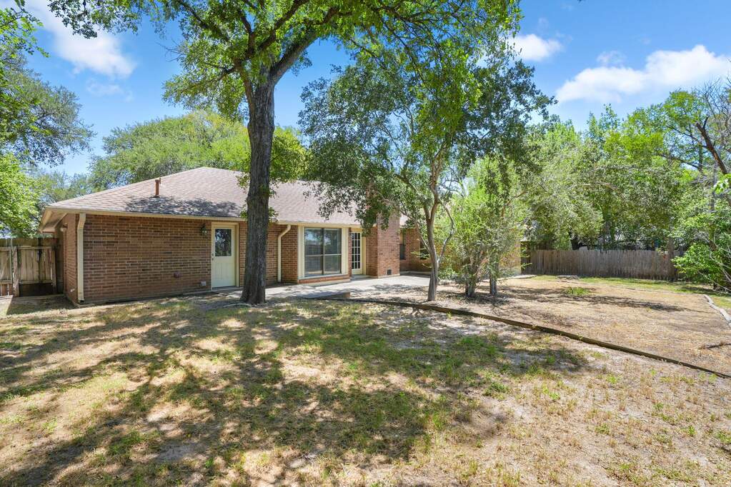 4 Bedroom Single Family Home/House's Image 17