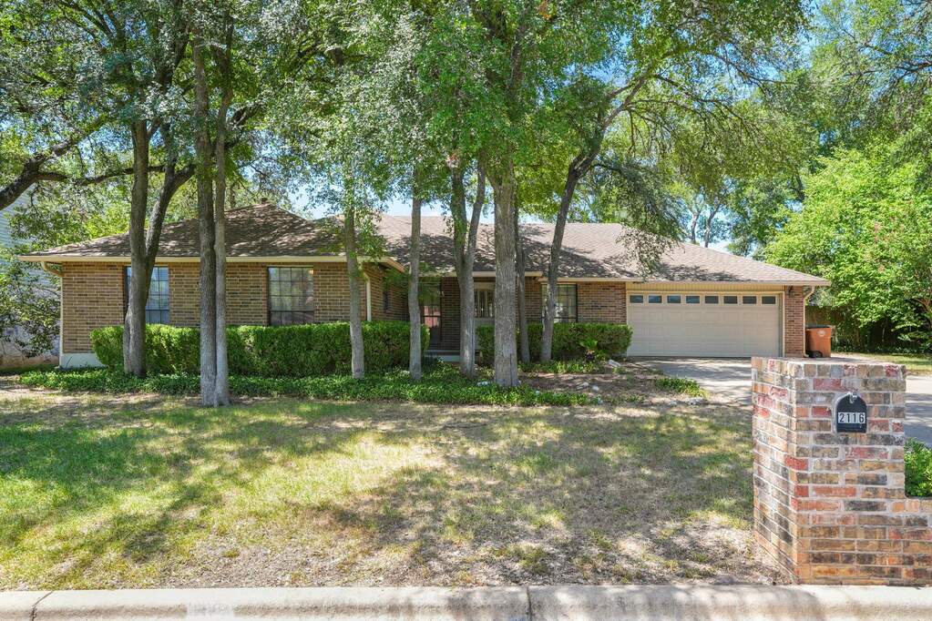 4 Bedroom Single Family Home/House's Image 20
