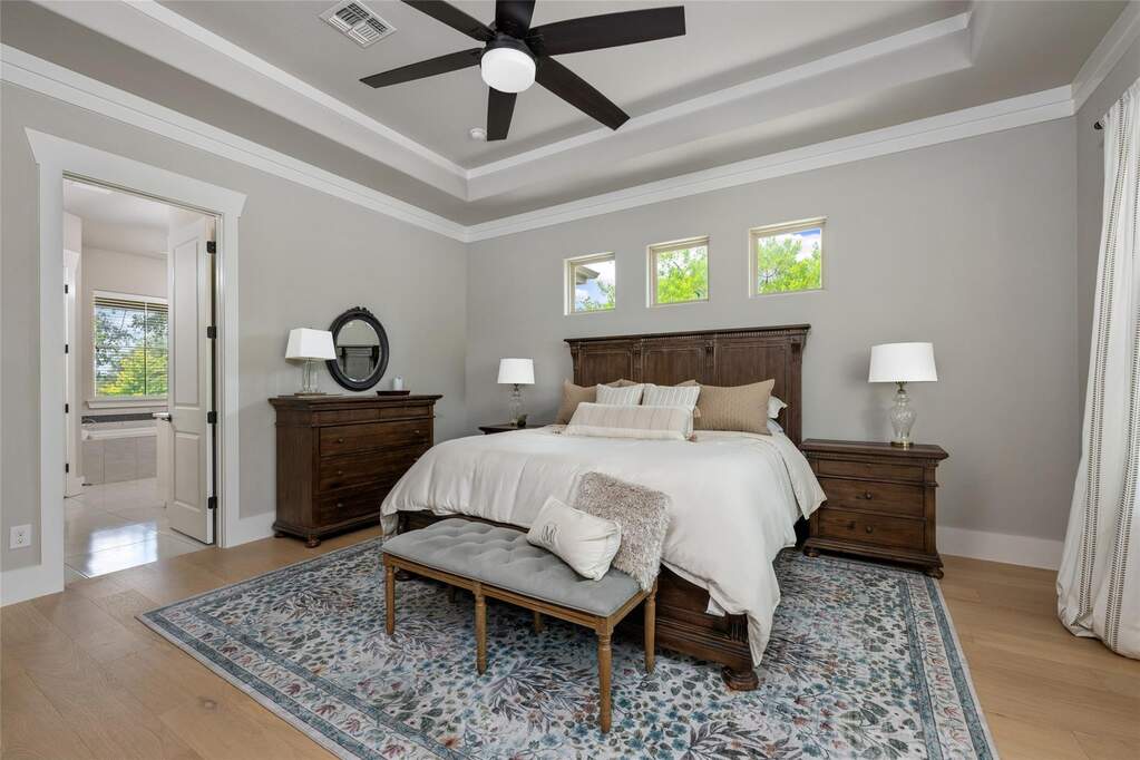 4 Bedroom Single Family Home/House's Image 11