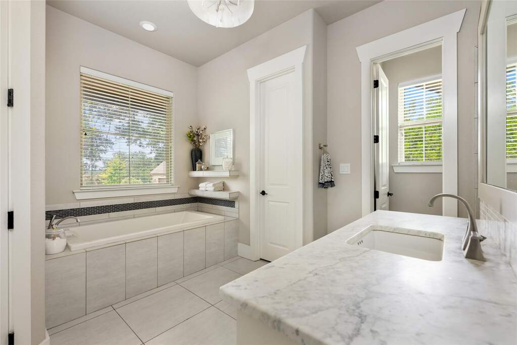 4 Bedroom Single Family Home/House's Image 12