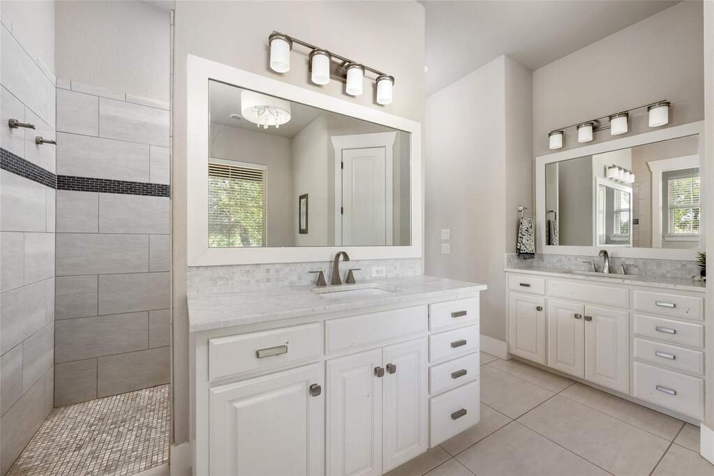 4 Bedroom Single Family Home/House's Image 13