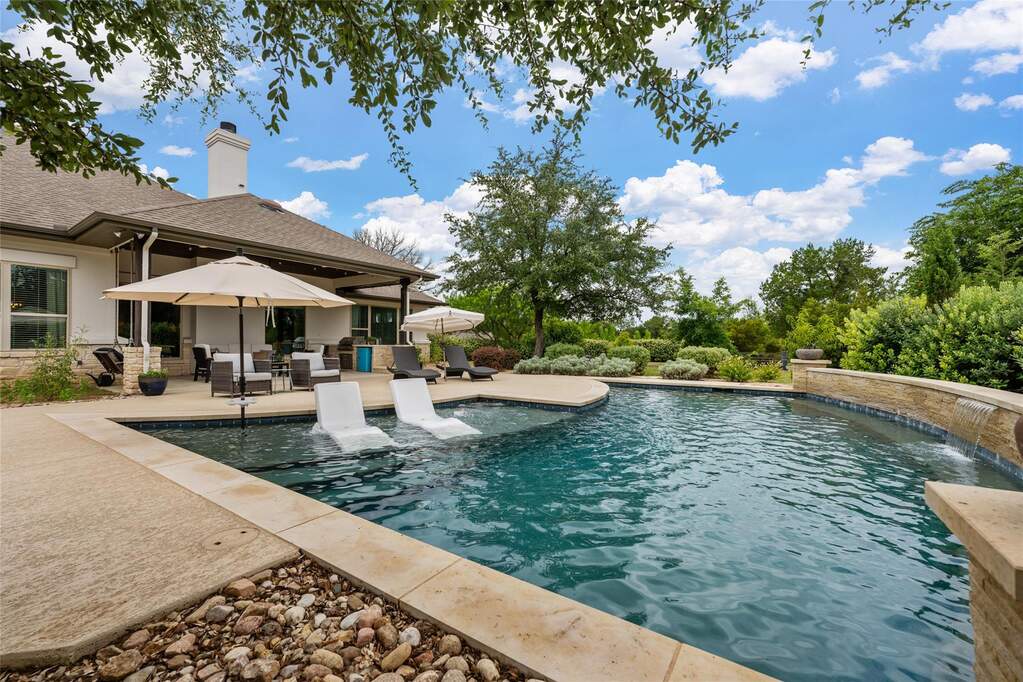 4 Bedroom Single Family Home/House's Image 28