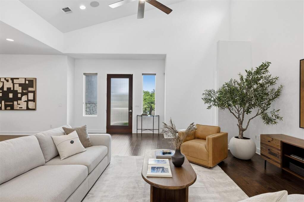 4 Bedroom Single Family Home/House's Image 10