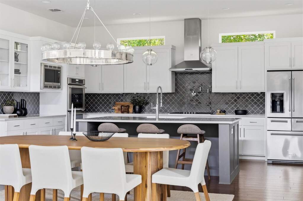 4 Bedroom Single Family Home/House's Image 15