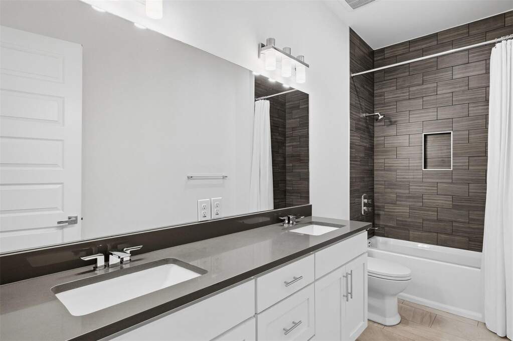 4 Bedroom Single Family Home/House's Image 27