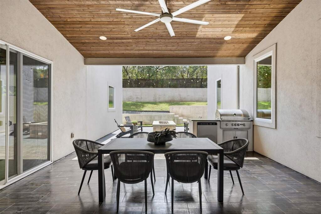 4 Bedroom Single Family Home/House's Image 31