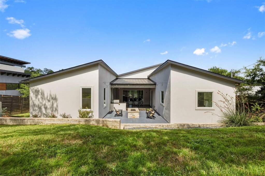 4 Bedroom Single Family Home/House's Image 34