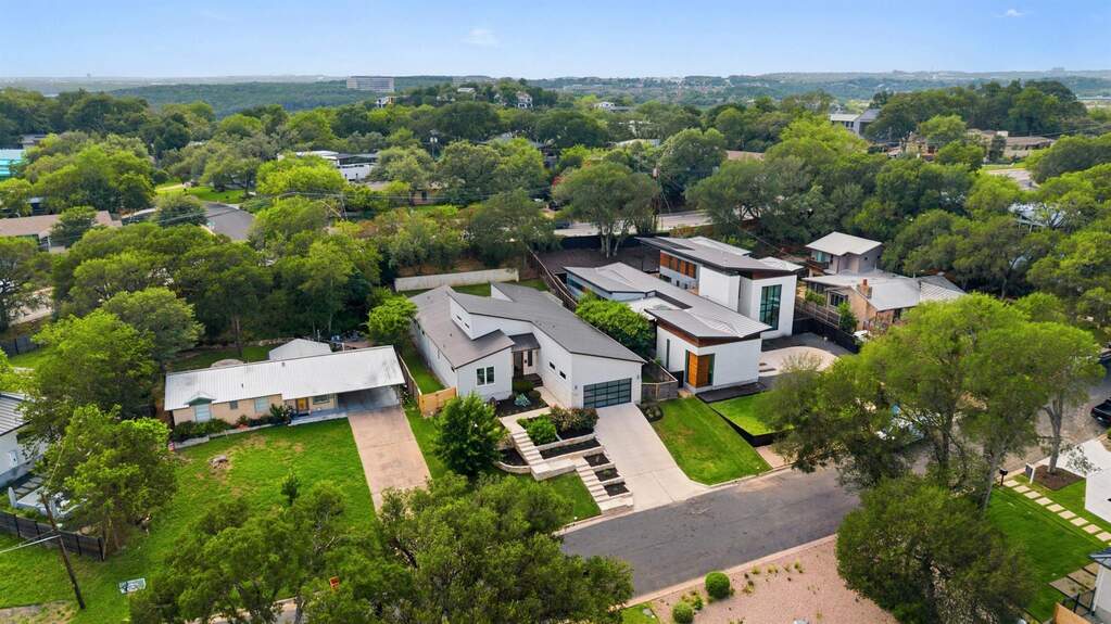 4 Bedroom Single Family Home/House's Image 36