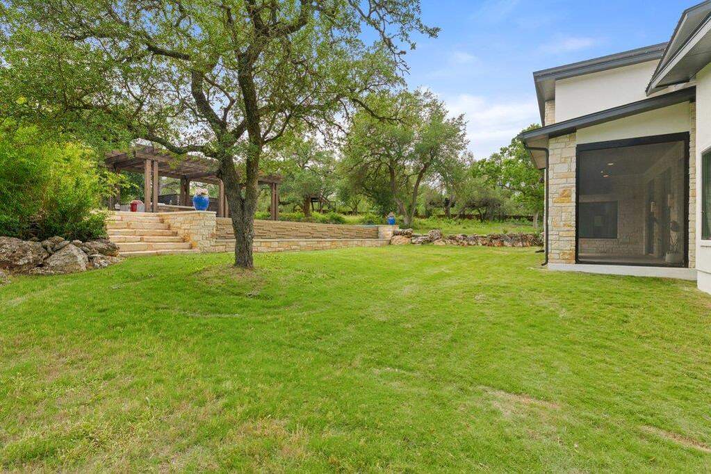 6 Bedroom Single Family Home/House's Image 29