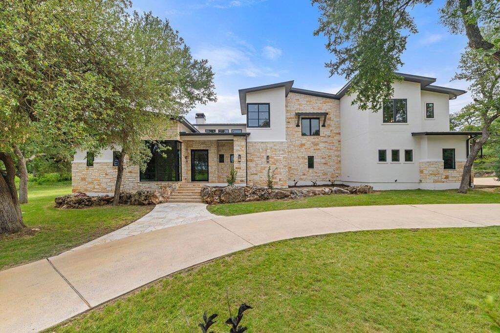 6 Bedroom Single Family Home/House's Image 33