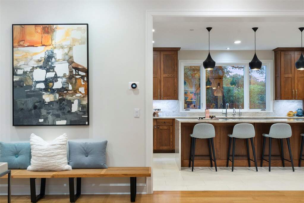 5 Bedroom Single Family Home/House's Image 7