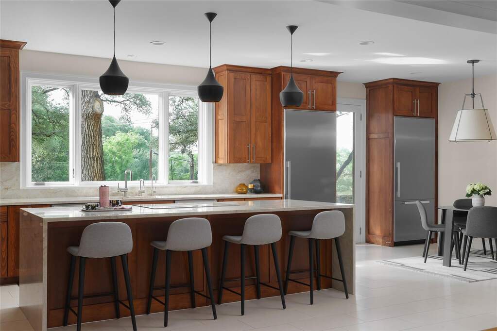 5 Bedroom Single Family Home/House's Image 8