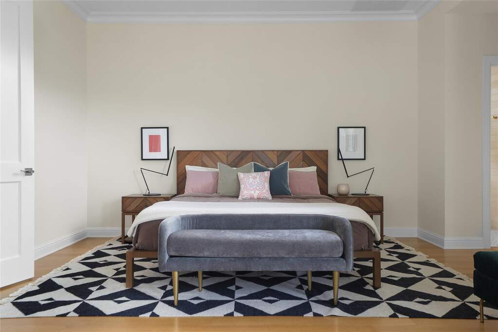 5 Bedroom Single Family Home/House's Image 13