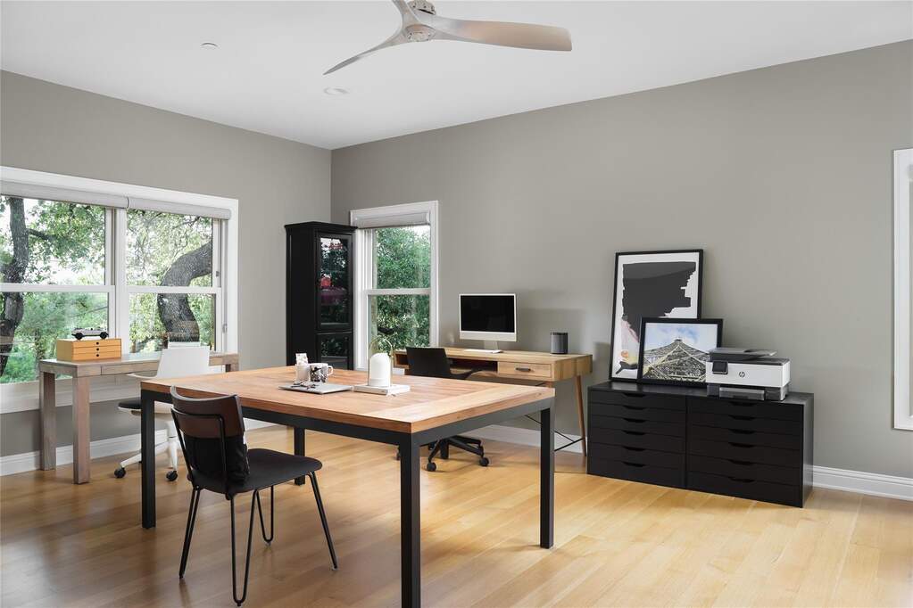 5 Bedroom Single Family Home/House's Image 22